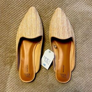 NWT Woven slippers